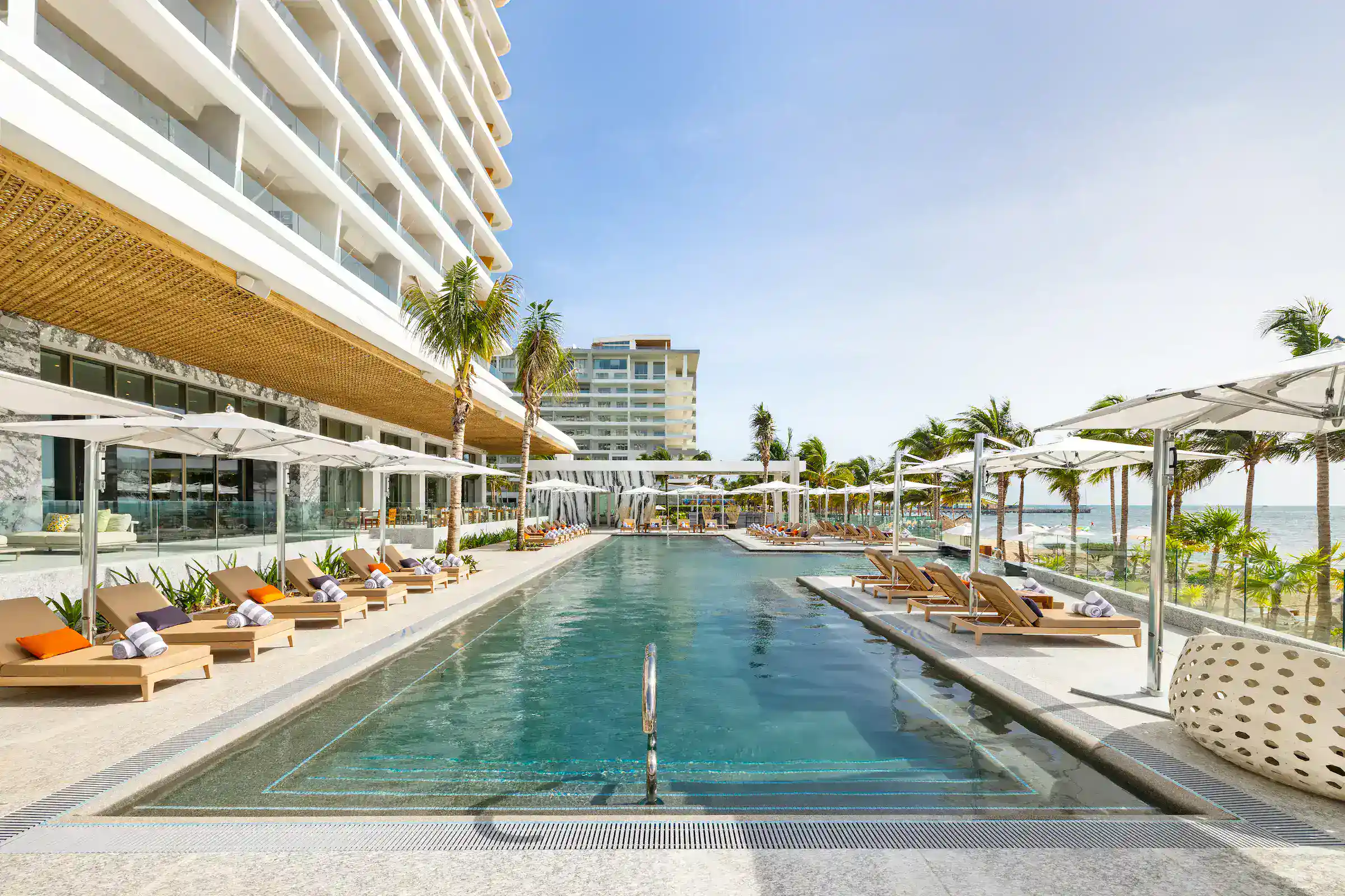 Pool facilities at Hotel Mousai Cancun